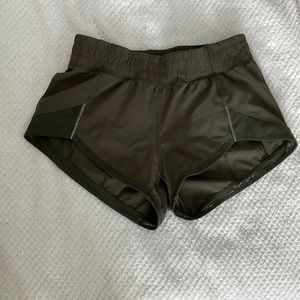 Lululemon Hotty Hot Short